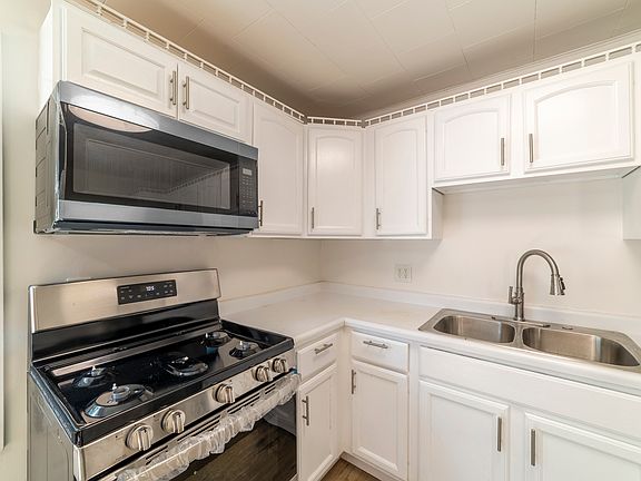 5th image of 4125 Mississippi St