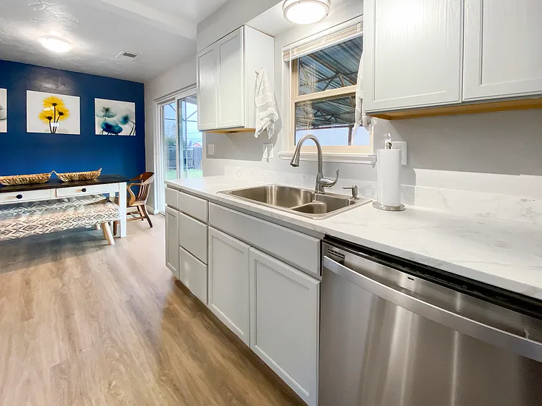 1302 Ross Ln N — Photo 19