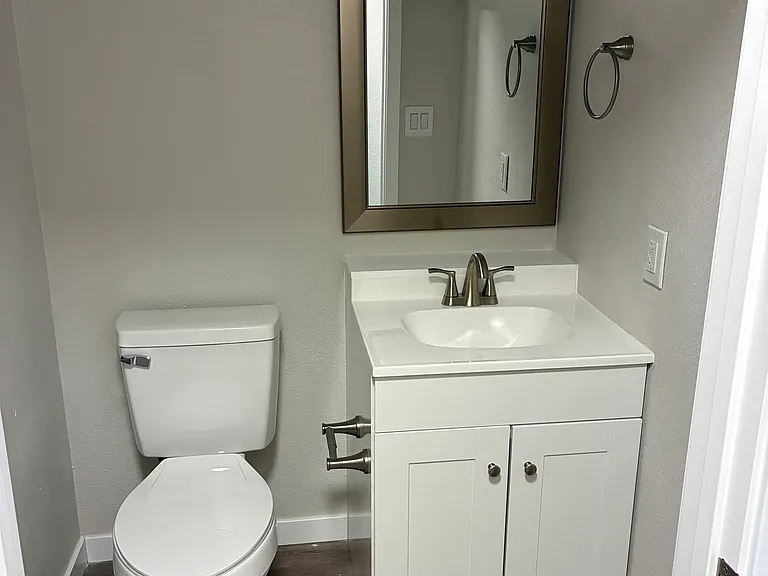 3251 E 42nd Ave #B — Photo 5