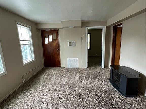 2nd image of 409 Ross St APT 2