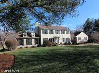 813 Lunenburg Rd, Great Falls, VA 22066