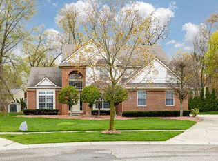 1881 Twin Sun Cir, Commerce Township, MI