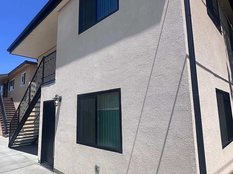 11512 Oxford Ave — Photo 5