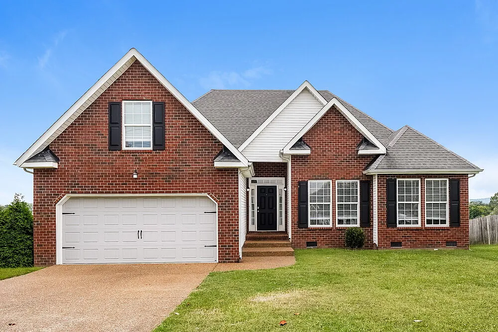 3 bed, 2.0 bath, 1678 sqft, $2,365 — Photo 1