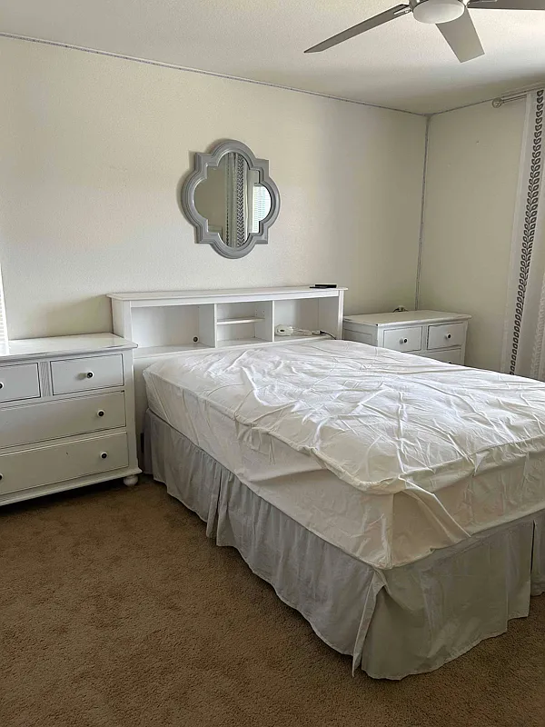 Bright, Large 14x16 Br With Good-Size Walk-In Closet For One Female. — Photo 2