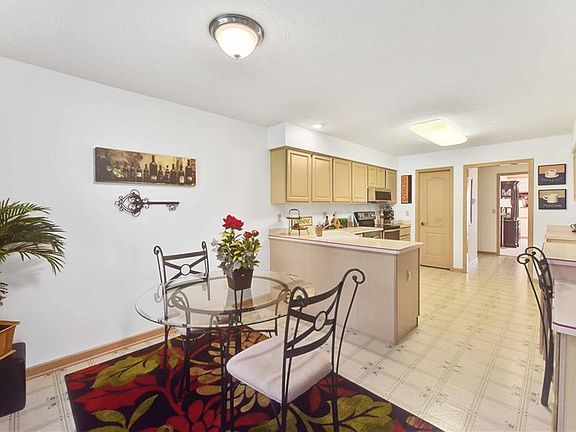 5th image of 14836 Cortland Way
