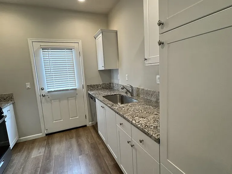 414 S Summit St #101-104 — Photo 14