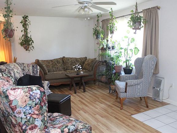 4th image of 212 E Circle Dr