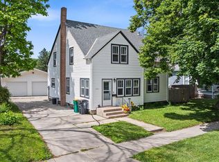 312 S 6th St, Marshall, MN 56258