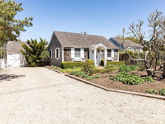 2nd image of 29 Beach Ave