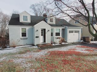 61 Courtland Hill St, Stamford, CT 06906