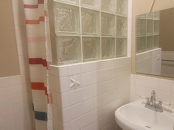 3rd image of 1429 Woodland Dr