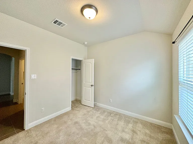 830 Old World Dr — Photo 21