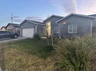 190 Calaveras St, Firebaugh, CA 93622