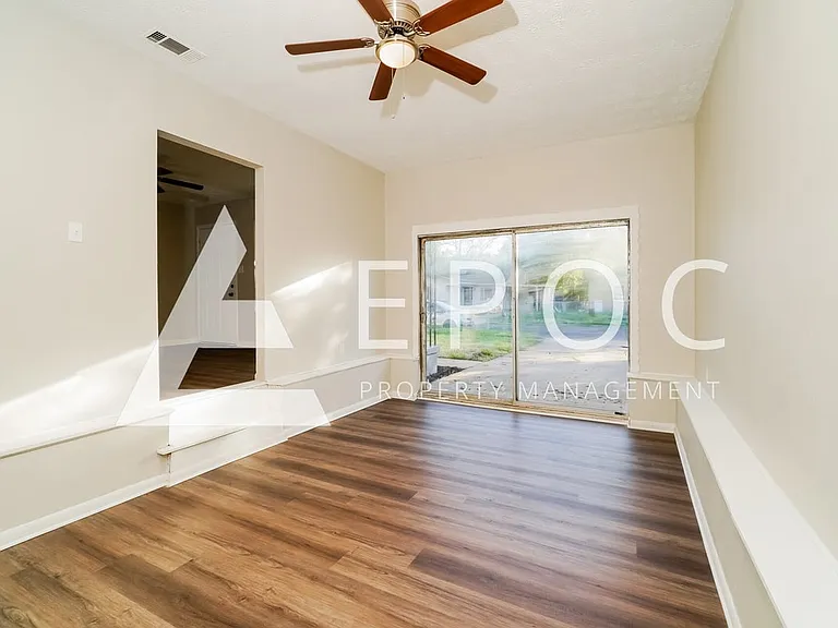 504 Meggs St — Photo 7
