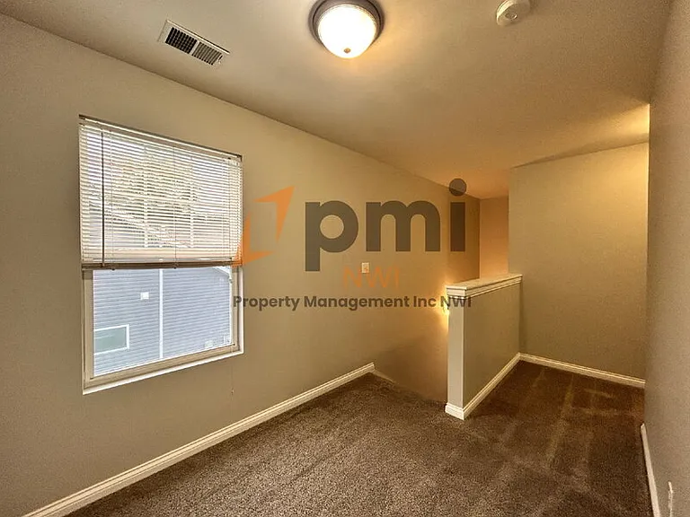 4000 Silhavy Rd — Photo 10
