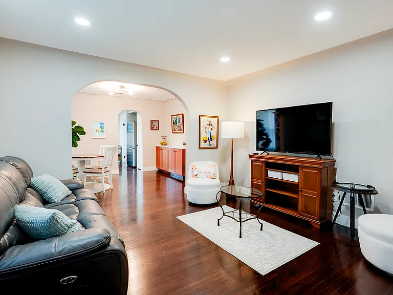 1830 Oconnell Ave — Photo 6