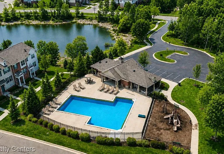 27863 Hopkins Dr — Photo 14