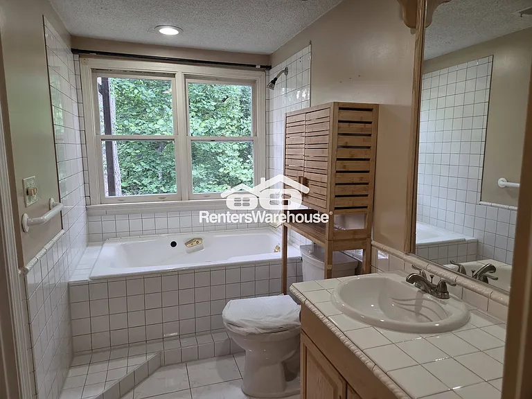 203 Ivy Green Ln — Photo 13