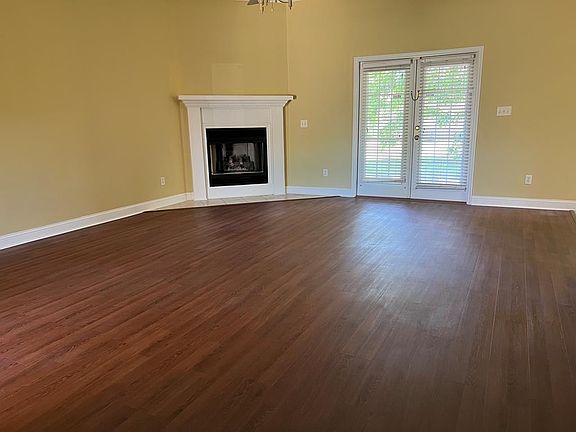 3rd image of 3114 Savannah Ln