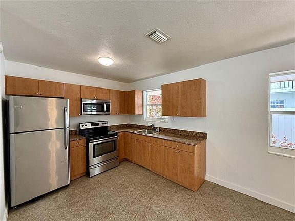 3rd image of 1441 Miami Rd APT 1