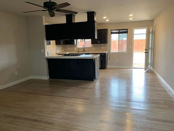 3rd image of 1597 Rosewood Ln