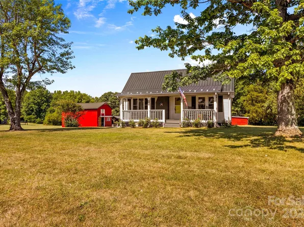 1106 E Memorial Hwy, Harmony, NC 28634