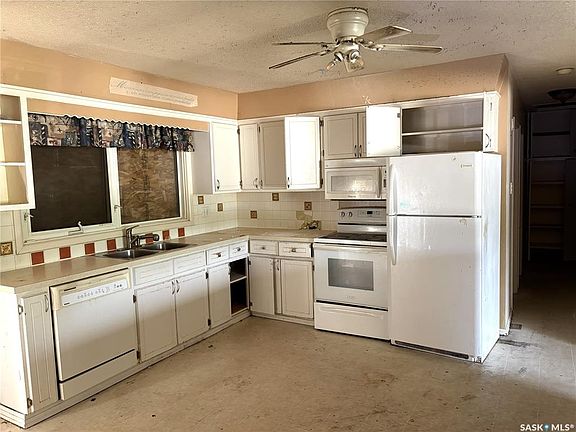 3rd image of 3001 20th STREET W