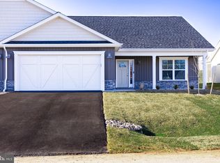 186 Dripping Spring Dr, Hedgesville, WV 25427