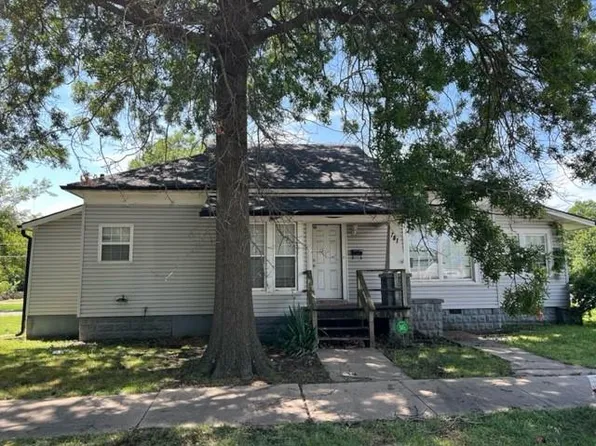 701 W 4th St, Pittsburg, KS 66762