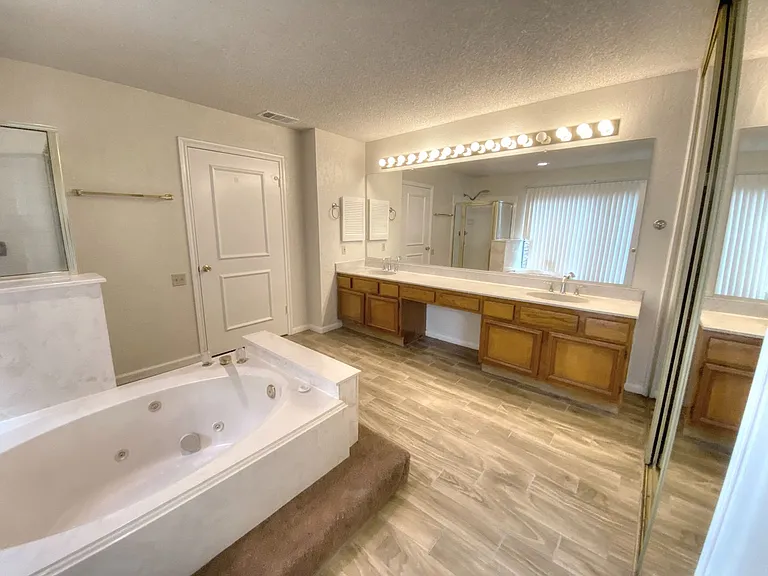 14818 Chetland Place Dr — Photo 11