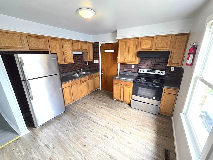370 Carver Cir #370 — Photo 13