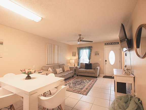 4th image of 127 13th Ave N Unit 2