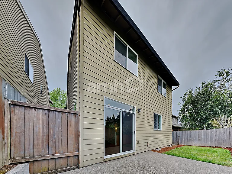 10111 NE 28th Pl — Photo 20