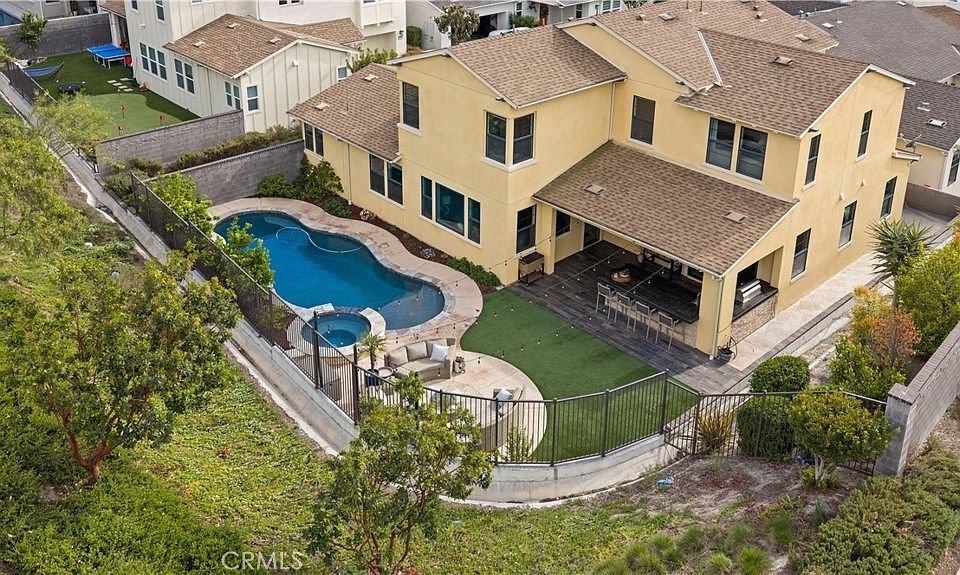 1st image of 8 Alienta Ln