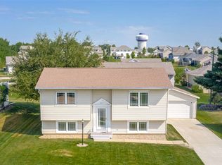 1527 Erik Rd, Cedar Falls, IA 50613