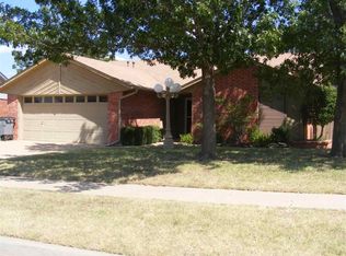 7207 NW Dogwood Ln, Lawton, OK 73505