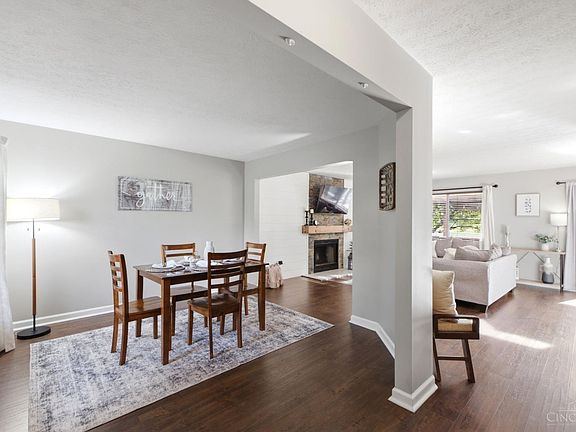 3rd image of 6859 Autumn Glen Dr