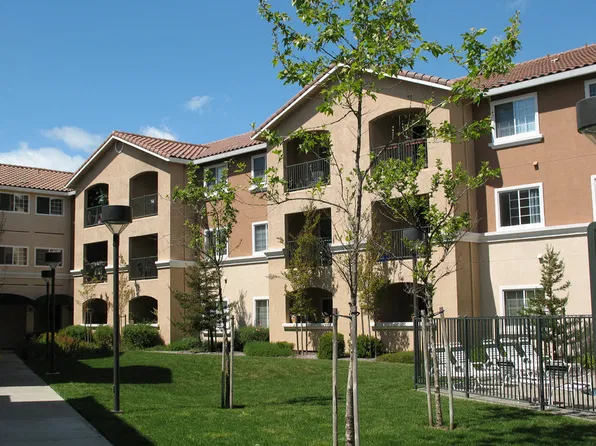 Vintage Zinfandel Senior Apartments | Affordable Apartments 55+