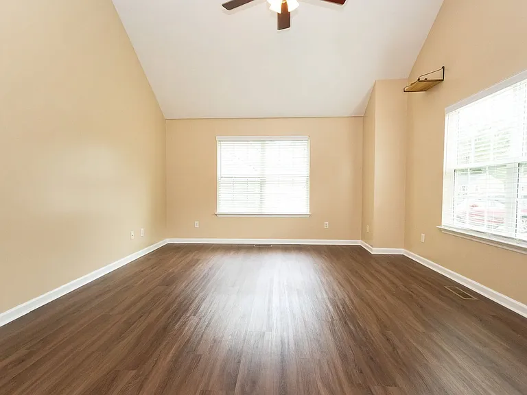 4705 Montview Dr — Photo 7