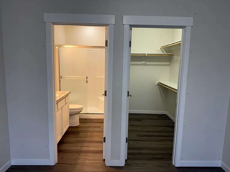 609 W Alder St #101 — Photo 3