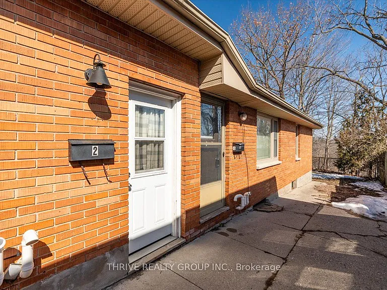 250 Greenwood Ave — Photo 2