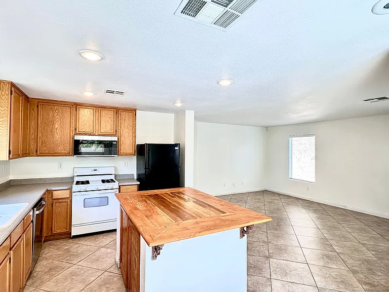 11588 Vesuvio Ct — Photo 6