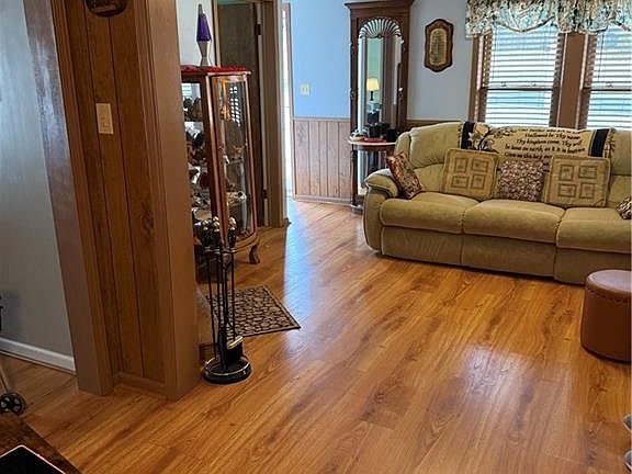 2nd image of 3964 Hamilton Mill Rd