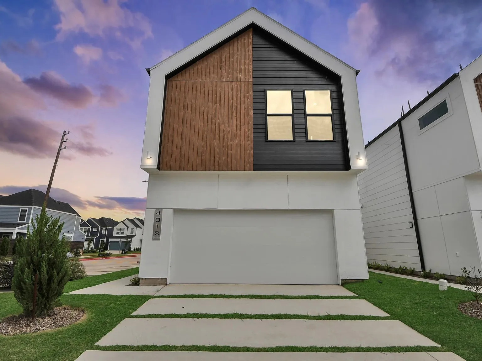 3 bed, 2.5 bath, 1637 sqft, $2,300 — Photo 1