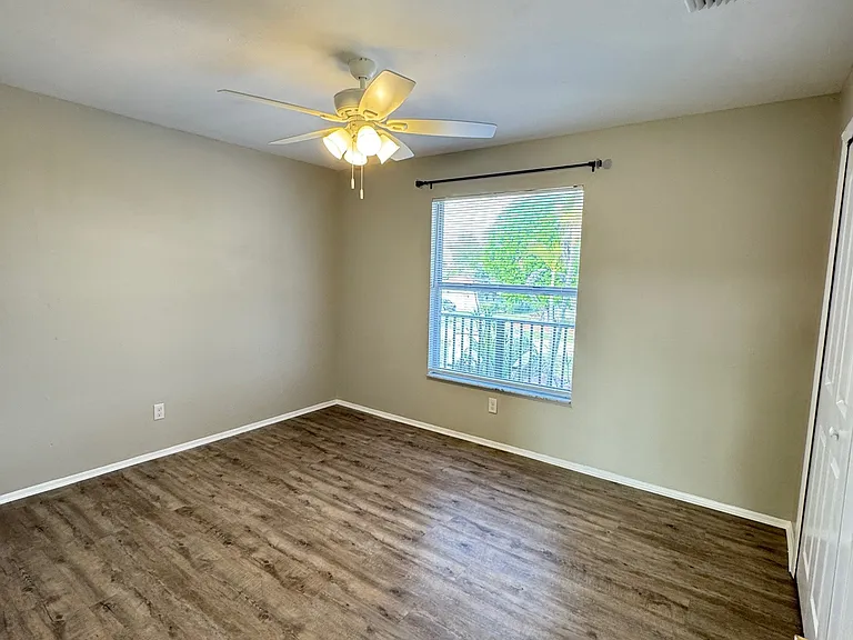 3325 SE 15th Pl — Photo 8
