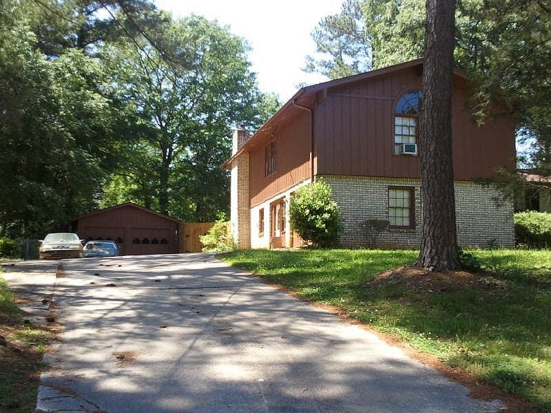 2nd image of 3189 Oxbridge Way