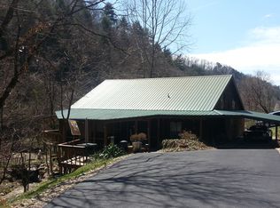 1564 Upper Middle Creek Rd, Sevierville, TN 37876