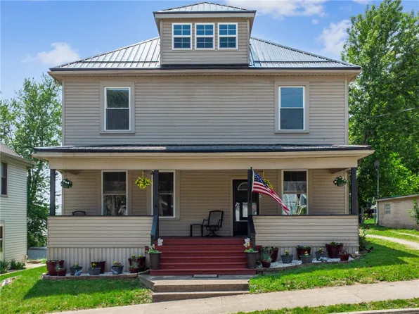 115 Wayne St, Claysville, PA 15323