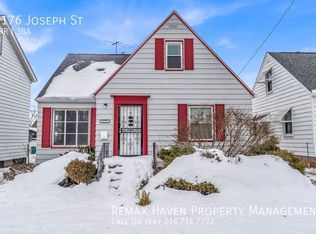 5176 Joseph St, Maple Heights, OH 44137